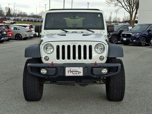 Used 2016 Jeep Wrangler Unlimited Rubicon image 2