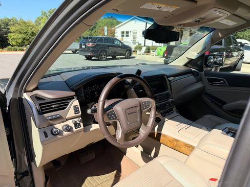 Used 2017 GMC Yukon Denali w/ Open Road Package AWD/4WD image 20