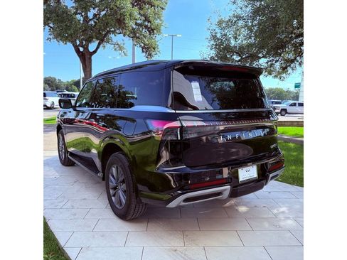 Certified 2026 INFINITI QX80 Pure w/ Cargo Package AWD/4WD image 7
