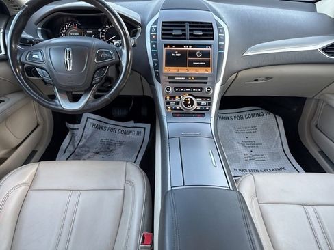 Used 2017 Lincoln MKZ Premiere image 11