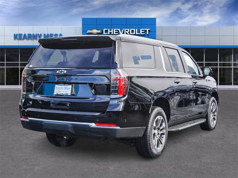 New 2026 Chevrolet Suburban LS image 6