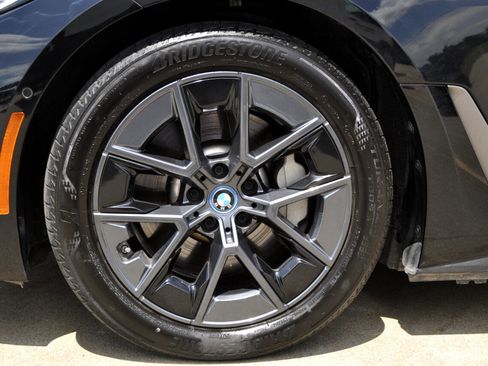 Used 2024 BMW i4 xDrive40i image 3