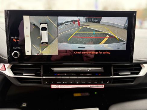 New 2026 Toyota Sienna Platinum image 24