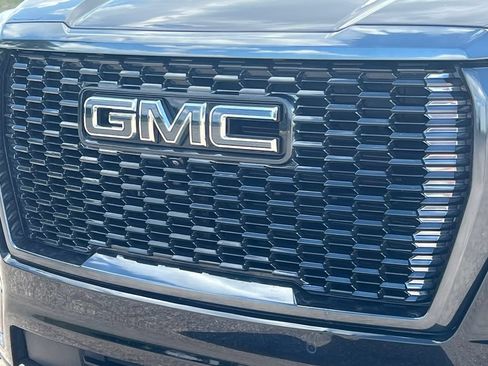 Used 2023 GMC Yukon XL Denali Ultimate w/ LPO, Floor Liner Package AWD/4WD image 41
