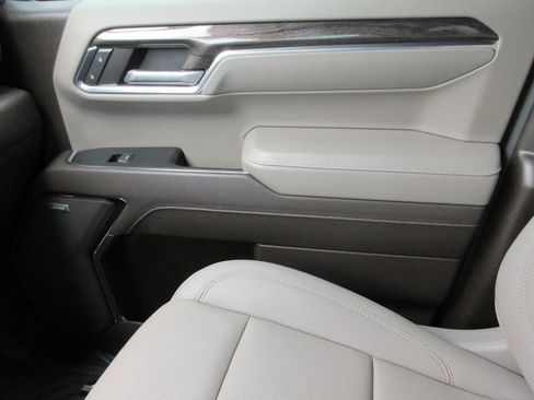 Certified 2024 Chevrolet Silverado 1500 LTZ image 37