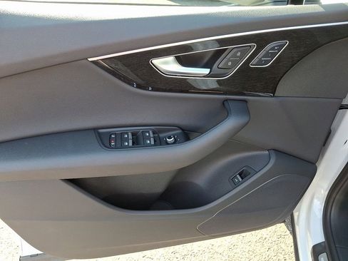 Certified 2023 Audi Q7 2.0T Premium w/ Towing Package image 13