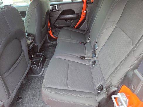 Used 2020 Jeep Gladiator Overland image 19