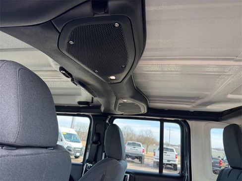 Used 2024 Jeep Wrangler Sport image 11