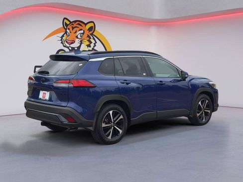 Used 2023 Toyota Corolla Cross XSE image 5