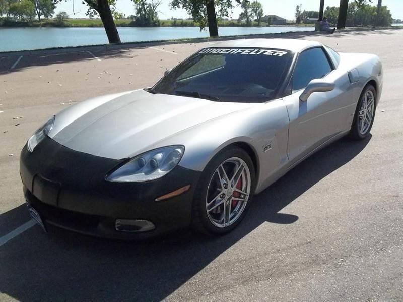 Used 2006 Chevrolet Corvette Coupe w/ Preferred Equipment Group RWD image 7