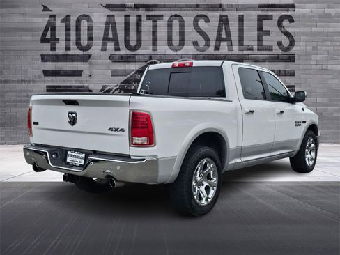 Used 2018 RAM 1500 Laramie AWD/4WD image 3
