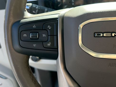 Used 2022 GMC Yukon XL Denali image 20