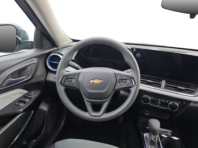 Used 2026 Chevrolet Trax LT FWD image 14