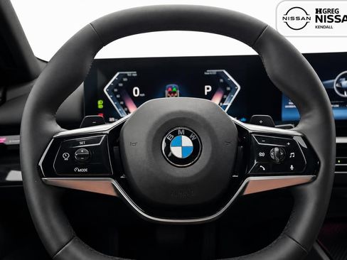 Used 2025 BMW 530i w/ Premium Package RWD image 8