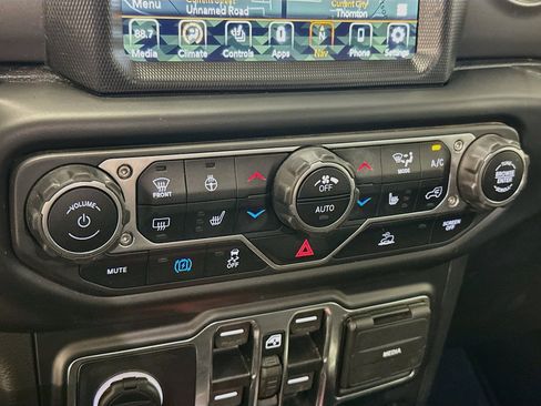 Used 2023 Jeep Wrangler Unlimited w/ Cold Weather Group AWD/4WD image 24