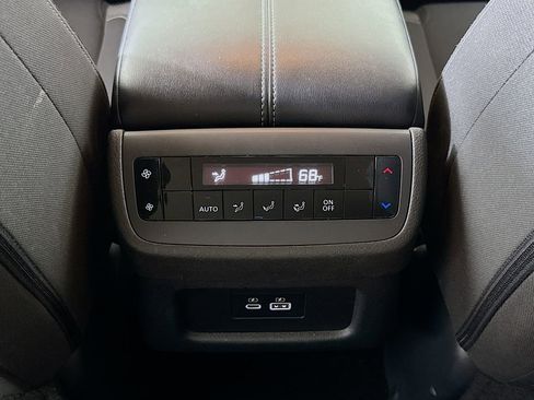 Used 2024 Nissan Pathfinder SV FWD image 24