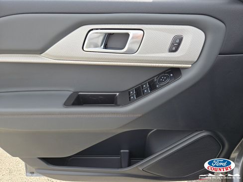New 2026 Ford Explorer Active image 10