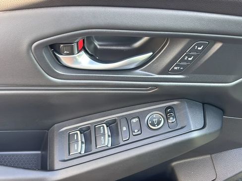Used 2024 Honda Accord EX-L image 12