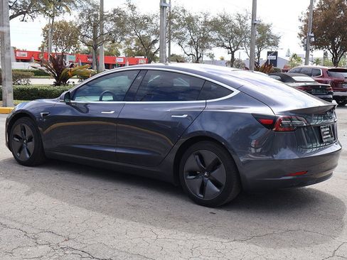 Used 2018 Tesla Model 3 Mid Range image 10