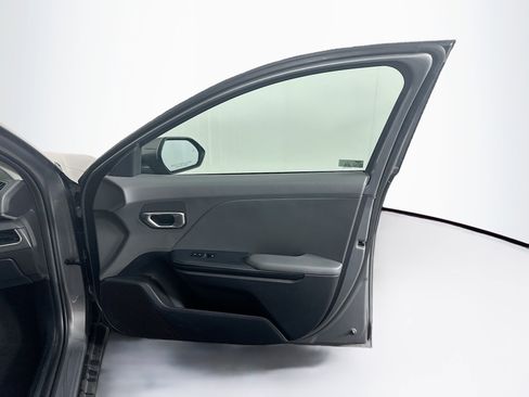 Used 2025 Kia K4 FWD image 32