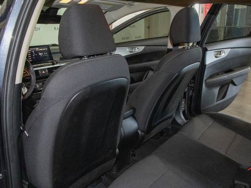Used 2023 Kia Forte LXS w/ LXS Technology Package FWD image 9
