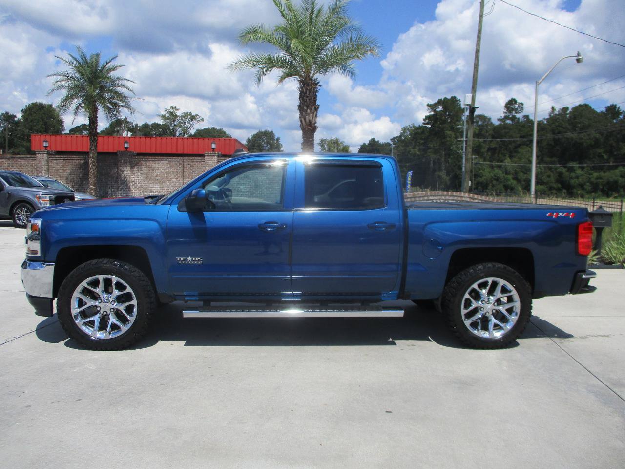Used 2018 Chevrolet Silverado 1500 LT w/ Texas Edition AWD/4WD image 1