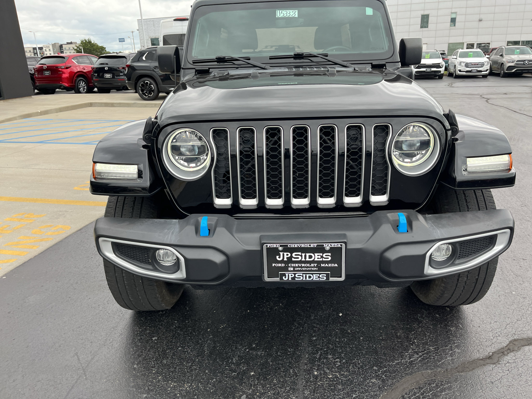 Used 2022 Jeep Wrangler Unlimited Sahara w/ Cold Weather Group AWD/4WD image 5