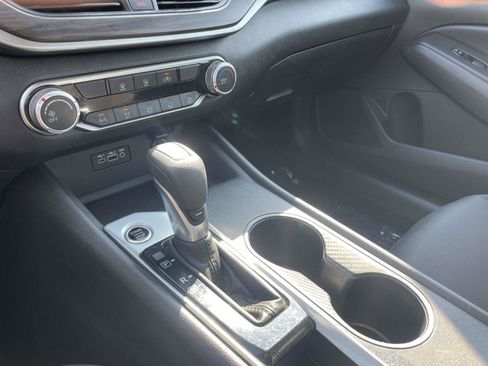 Used 2025 Nissan Altima 2.5 SV FWD image 30