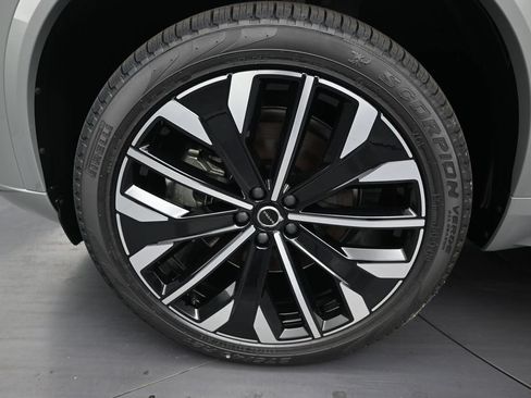 Used 2026 Volvo XC90 B6 Ultra w/ Protection Package AWD/4WD image 9