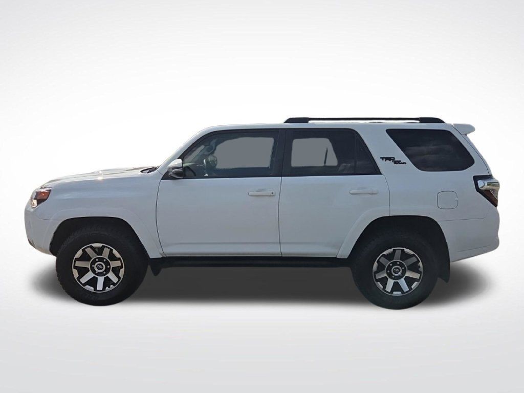 Used 2021 Toyota 4Runner TRD Off-Road Premium w/ Moonroof Package AWD/4WD image 8