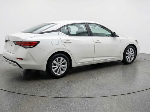 Used 2025 Nissan Sentra S FWD image 9