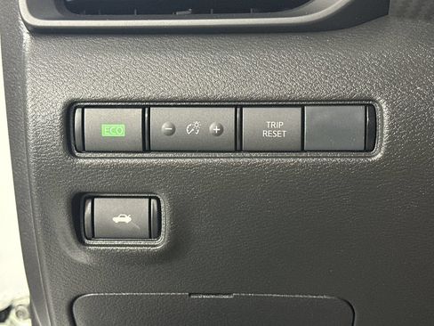 Certified 2025 Nissan Sentra S FWD image 22