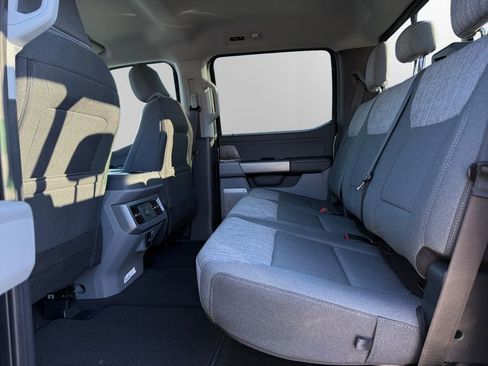 New 2026 Ford F250 XLT w/ XLT Premium Package AWD/4WD image 13