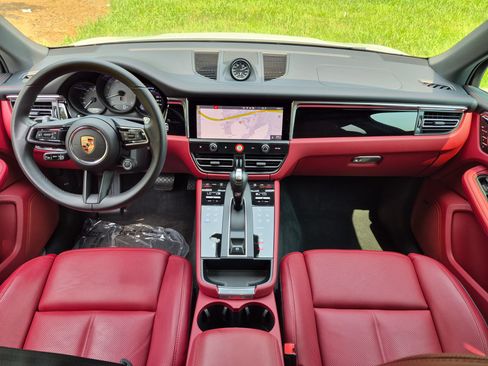 Certified 2025 Porsche Macan S AWD/4WD image 21