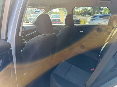 Used 2024 Nissan Rogue SV AWD/4WD image 17