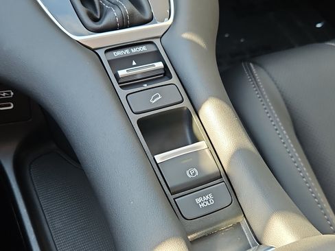 Certified 2026 Honda HR-V EX-L image 10