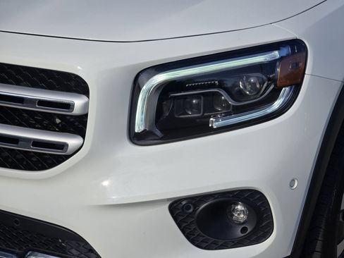 Used 2021 Mercedes-Benz GLB 250 image 11