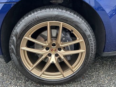 Used 2025 Porsche Macan Base image 7