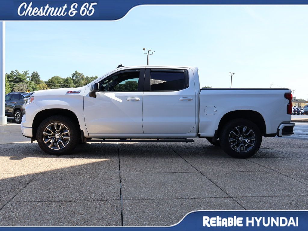 Used 2022 Chevrolet Silverado 1500 RST AWD/4WD image 3