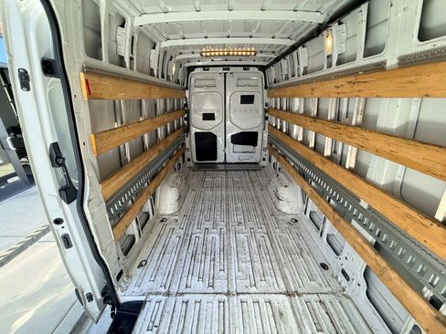 Used 2019 Mercedes-Benz Sprinter 170 Cargo image 17