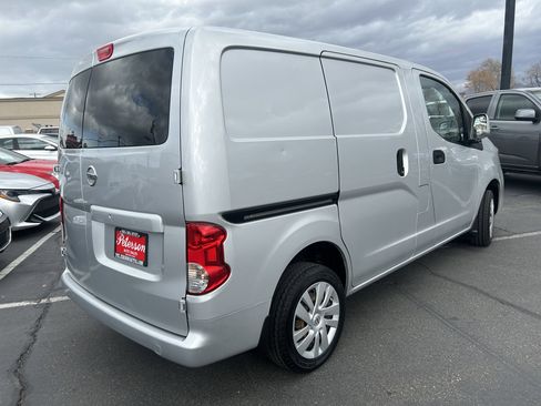 Used 2017 Nissan NV200 SV w/ Back Door Glass Package image 4
