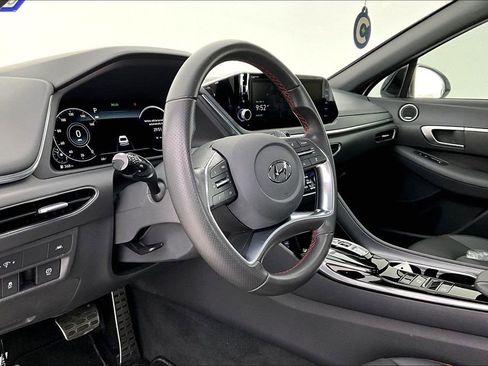 Used 2022 Hyundai Sonata SEL Plus w/ Cargo Package image 16