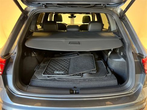 Certified 2023 Volkswagen Tiguan SE R-Line image 29