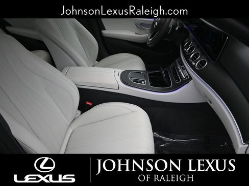 Used 2022 Mercedes-Benz E 350 4MATIC Sedan image 11