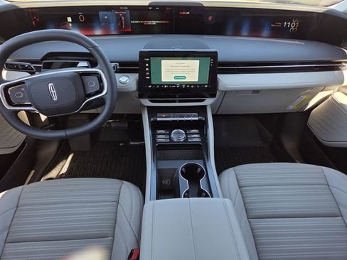 New 2026 Lincoln Nautilus Reserve image 5