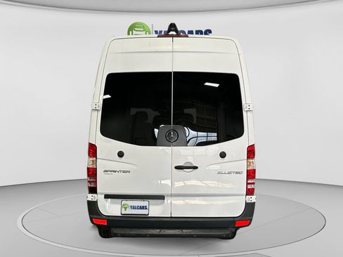 Used 2016 Mercedes-Benz Sprinter 2500 image 4