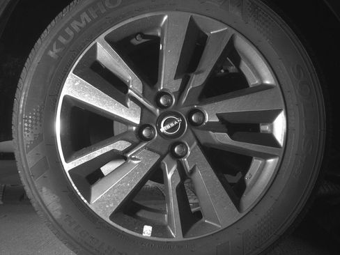 Used 2025 Nissan Versa SV image 15