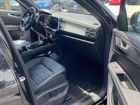 Used 2024 Volkswagen Atlas Cross Sport SEL R-Line AWD/4WD image 16