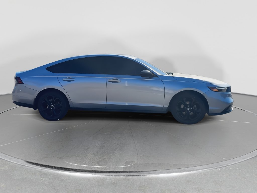Used 2025 Honda Accord SE image 9