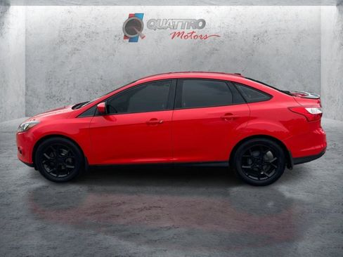 Used 2012 Ford Focus SE FWD image 2
